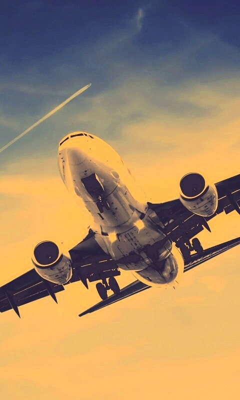 Лайнер в небе обои