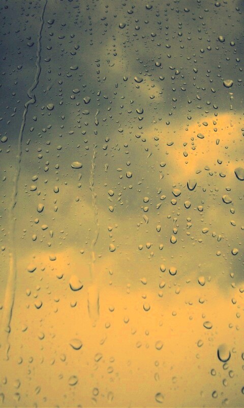 Капли на стекле обои