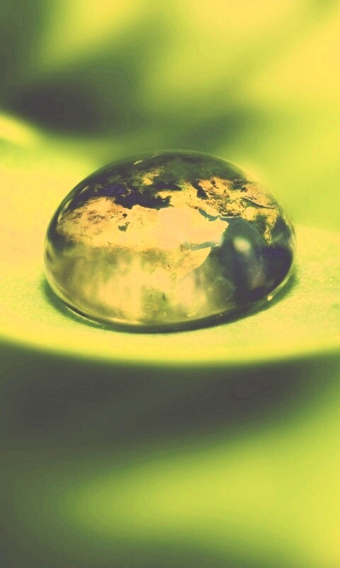 Целый мир в капле воды обои