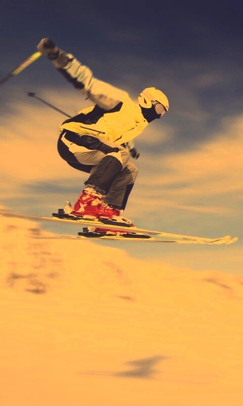 Лыжник в прыжке обои