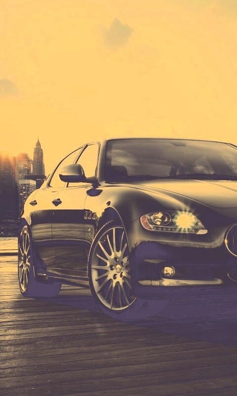 Черная мазерати на пирсе обои