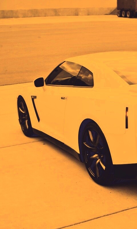 Белый ниссан обои