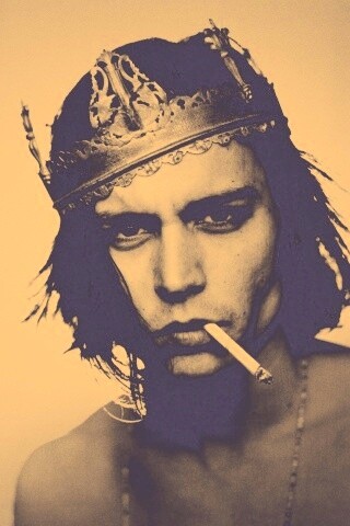 Джонни Депп в короне обои