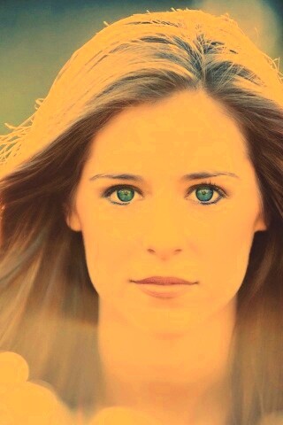 Девушка с голубыми глазами обои