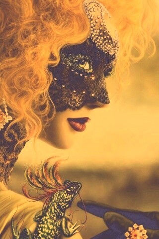 Девушка в карнавальной маске обои