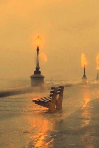 Набережная в ливень обои