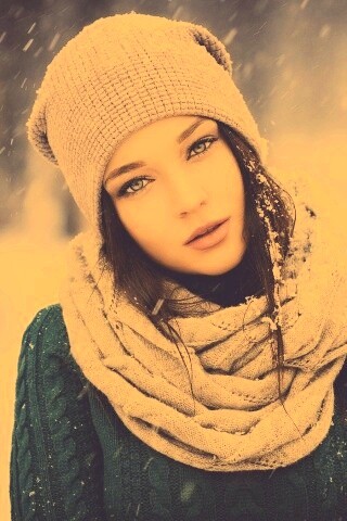 Девушка в снегопад обои