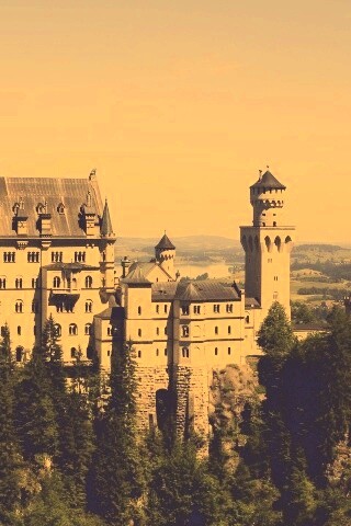 Замок Нойшванштайн в Баварии обои
