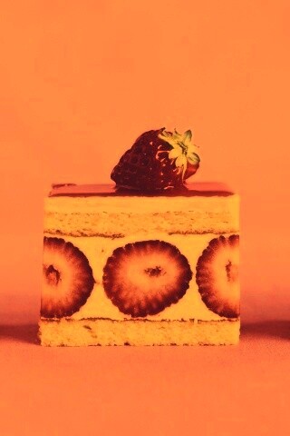 Ломтики клубничного торта обои