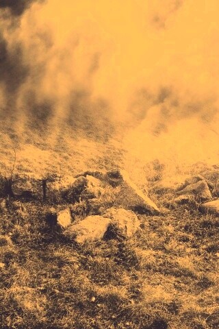 Камни под туманом обои