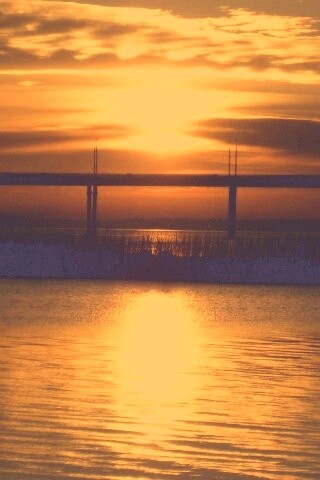 Мост на фоне заката обои