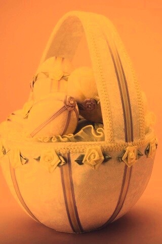 Пасхальная корзина с яйцами обои