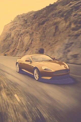 Aston Martin в горах обои