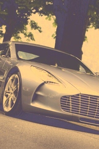 Aston Martin за городом обои