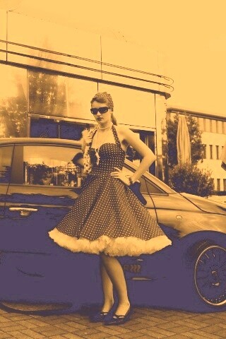 Fiat 500 и девушка обои