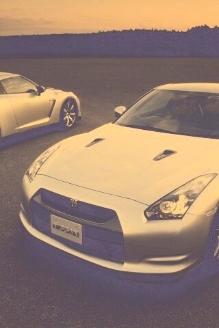 Nissan с двух ракурсов обои