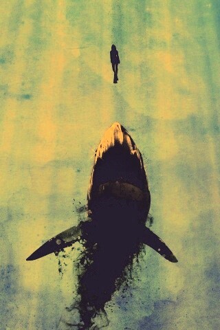 Акула гонится за человеком обои