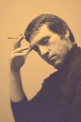 Владимир Высоцкий с сигаретой в руке обои