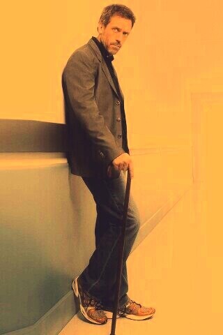 Хаус в больничном коридоре обои