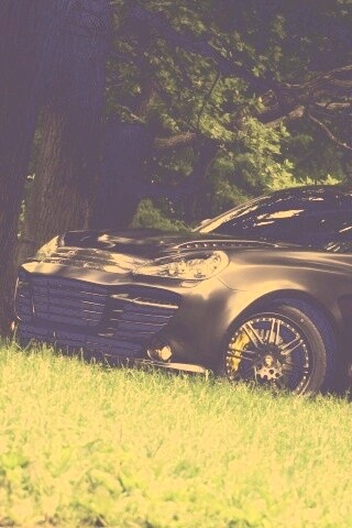 Концепт внедорожника в лесу обои