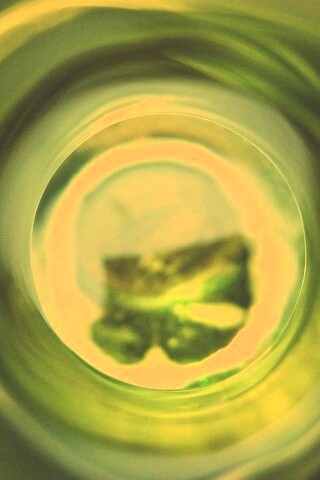 Зеленая бутылка обои