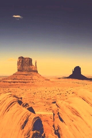 Долина монументальных гор обои