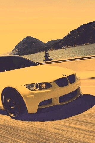 Желтый BMW обои