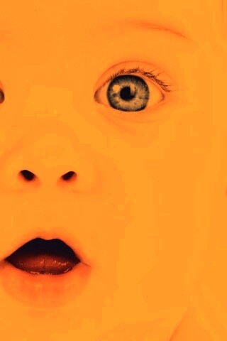 Удивлённый малыш обои