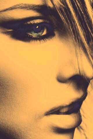 Глаза цвета моря обои