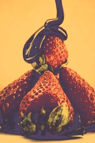 Аппетитная клубничка с шоколадом обои