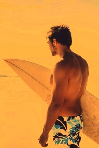 Собирается оседлать волну обои