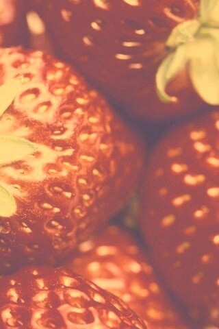 Сочная клубничка обои