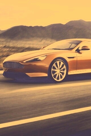 Астон Мартин на шоссе обои