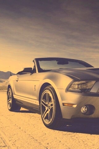 Ford Mustang на фоне гор обои