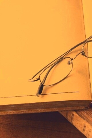 Очки и блокнот обои