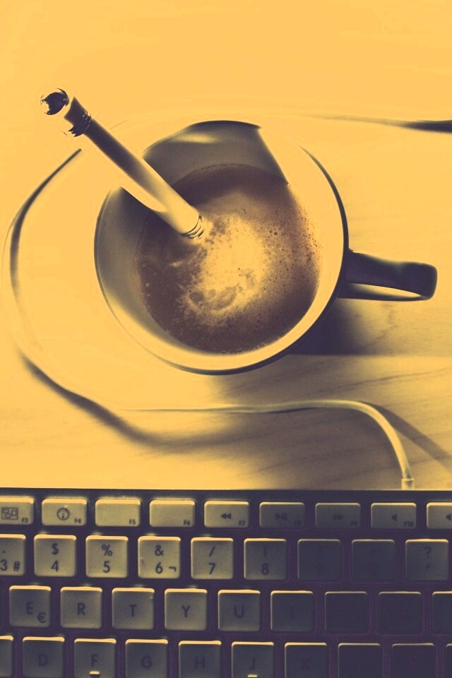 Ручка в кофе обои