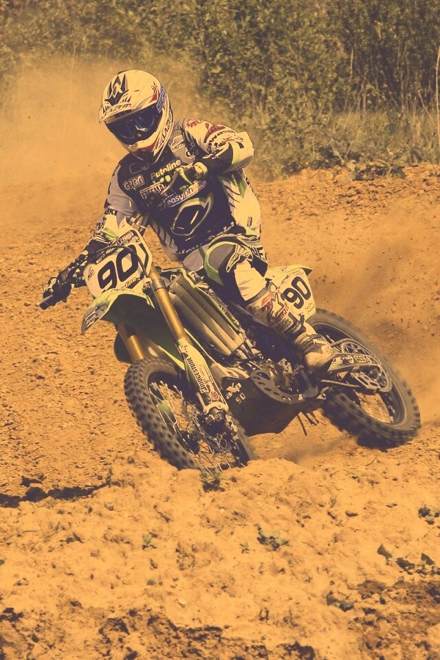 На мототреке обои