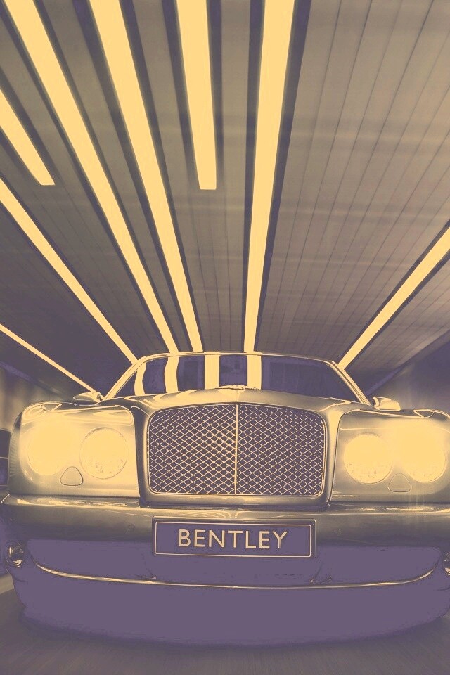 Бентли в тоннеле обои