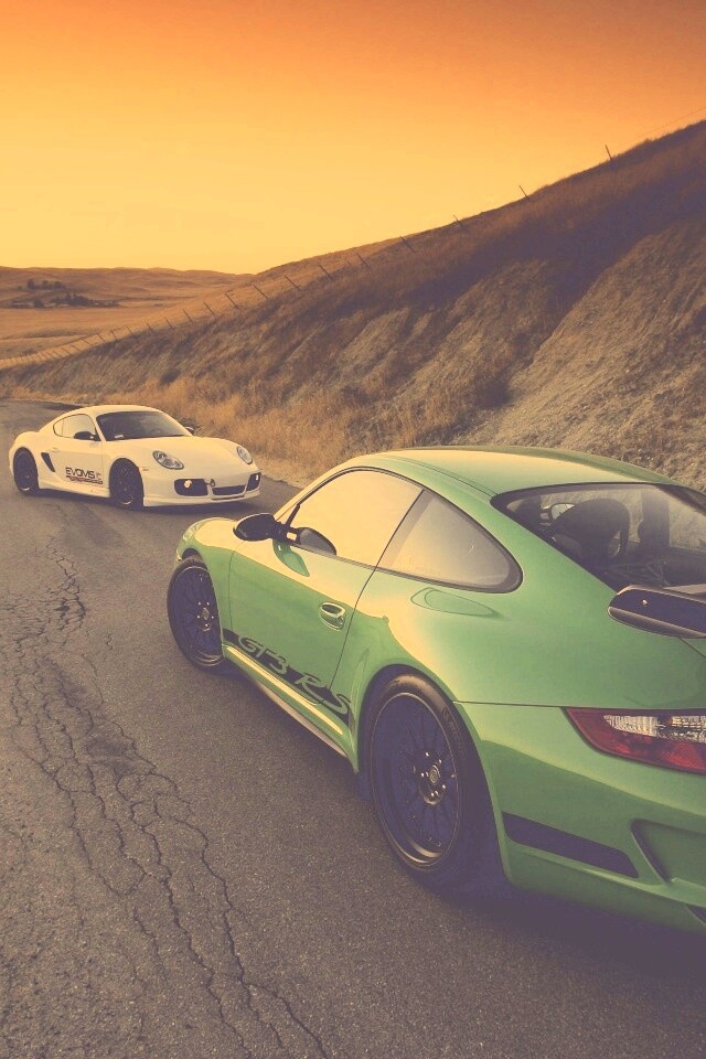 Два порша на горной дороге обои