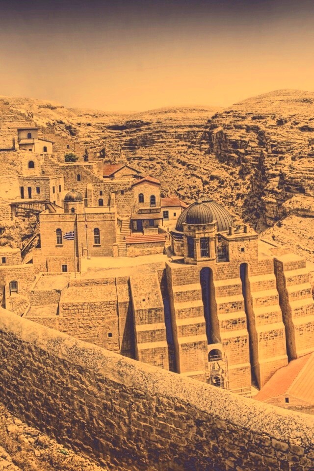 Город среди скал обои