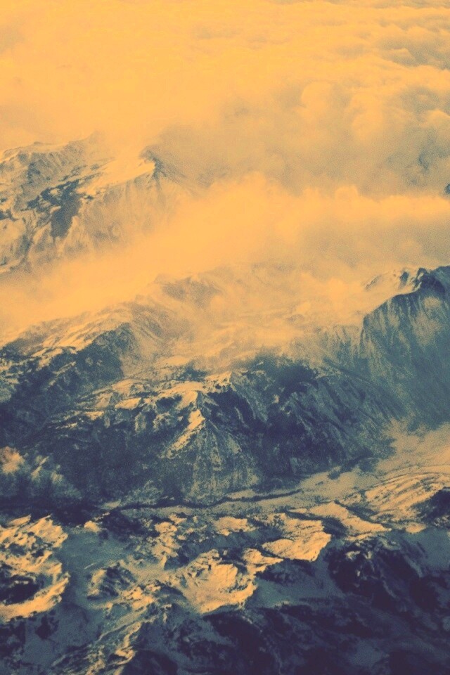 Облака в горах обои