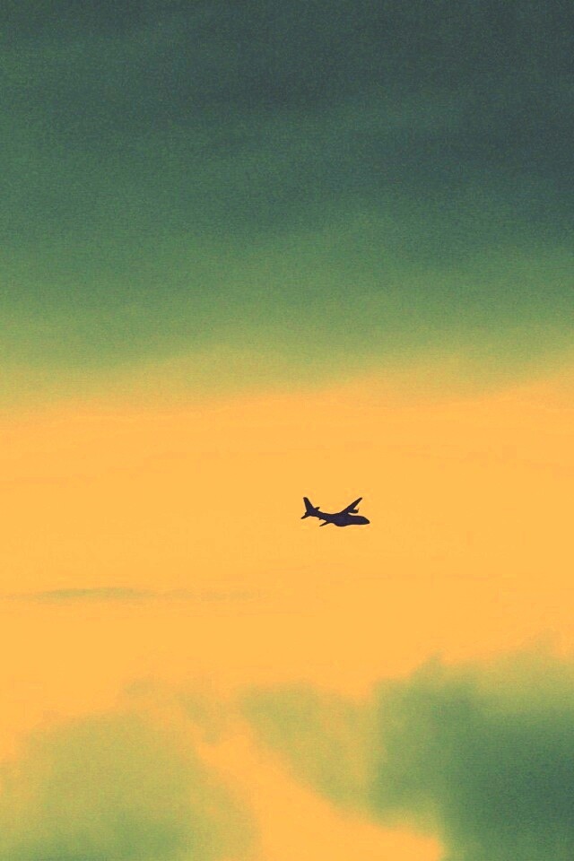 Самолет в небе обои