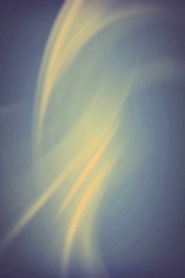 Бледно белые завитки обои