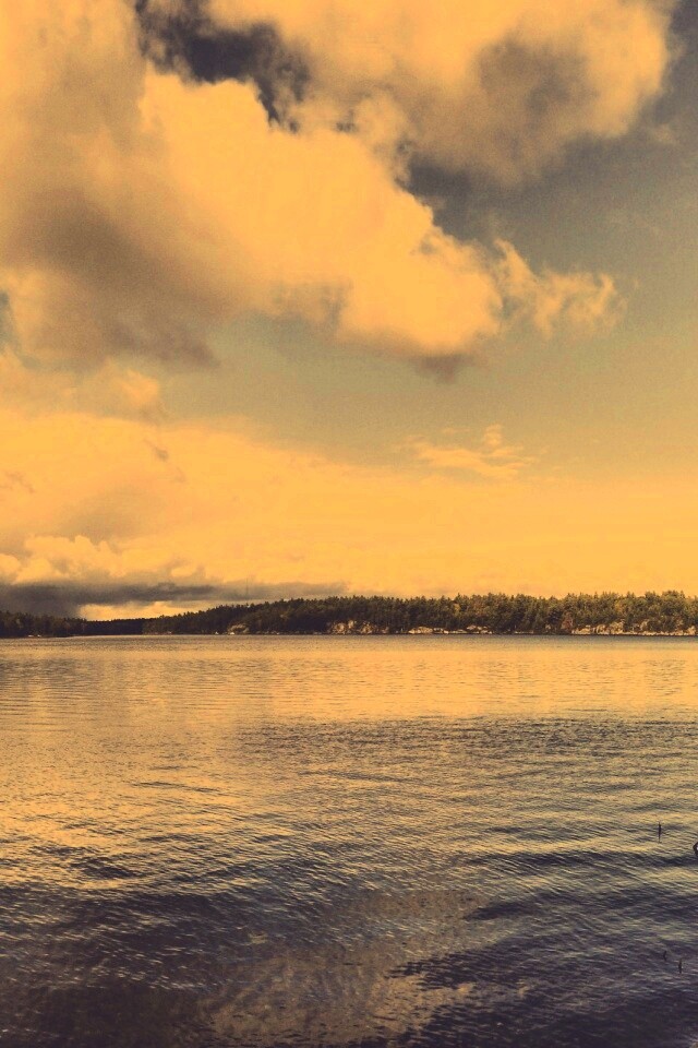 Штиль над озером обои