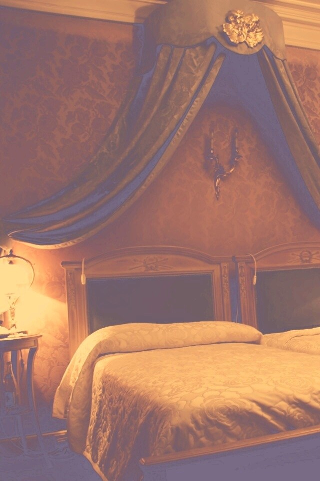 Спальня обои