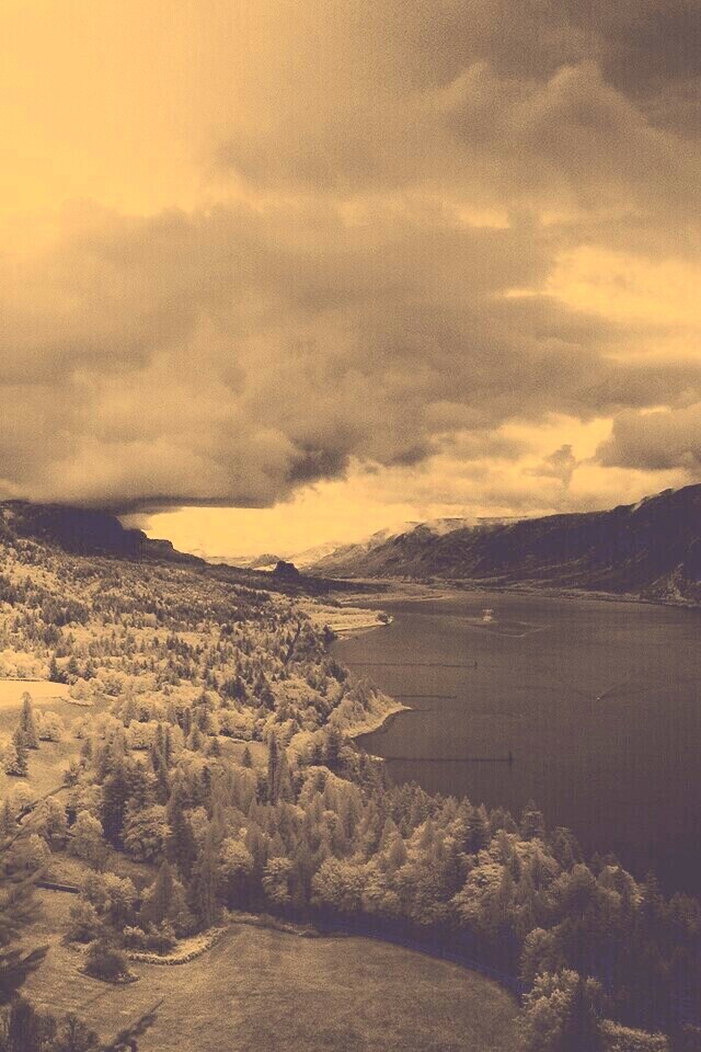 Беспокойное небо обои