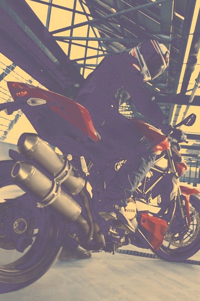 Пробуксовка на мотоцикле обои