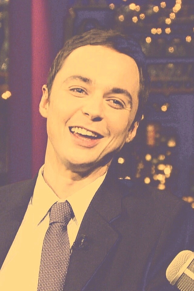 Джим Парсонс на вечернем шоу обои