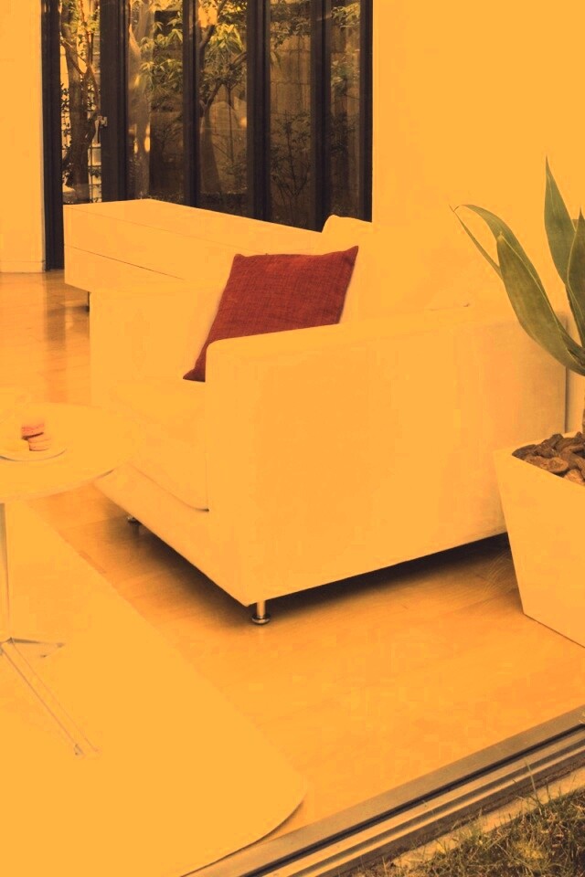 Белое кресло обои