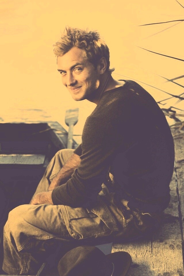 Джуд Лоу на лодке обои